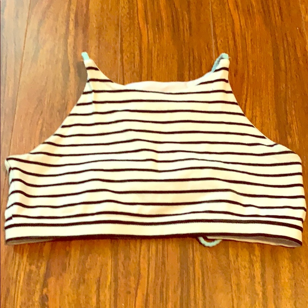 Black and White Honeycut sports bra